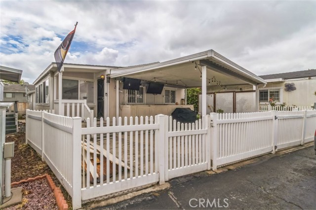 Detail Gallery Image 2 of 12 For 8221 Ilex St #10,  Fontana,  CA 92335 - 3 Beds | 2 Baths