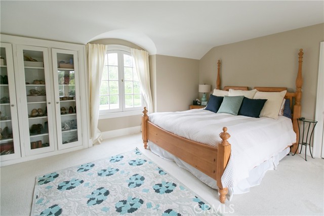 Detail Gallery Image 16 of 26 For 740 Pinehurst Dr, Pasadena,  CA 91106 - 4 Beds | 4/1 Baths