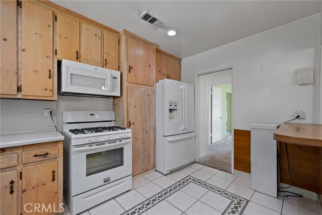 Detail Gallery Image 10 of 26 For 3048 Knoxville Ave, Long Beach,  CA 90808 - 3 Beds | 1/1 Baths