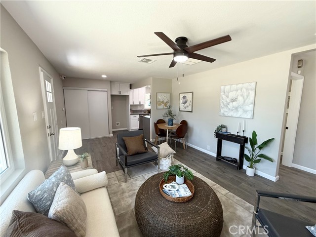 Detail Gallery Image 8 of 27 For 9196 Redwood Ave, Fontana,  CA 92335 - 3 Beds | 2 Baths