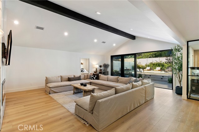 Detail Gallery Image 41 of 75 For 22269 Avenue San Luis, Woodland Hills,  CA 91364 - 5 Beds | 5/1 Baths