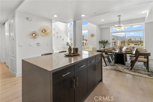 Detail Gallery Image 5 of 66 For 168 S Monterey St #512,  Alhambra,  CA 91801 - 3 Beds | 3/1 Baths