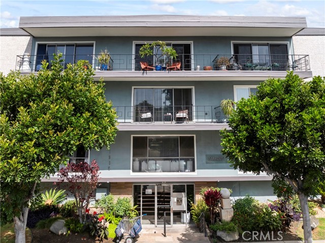 Detail Gallery Image 2 of 27 For 1329 E 1st St #5,  Long Beach,  CA 90802 - 1 Beds | 1 Baths