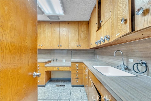  Commercial for Sale in Encino, California