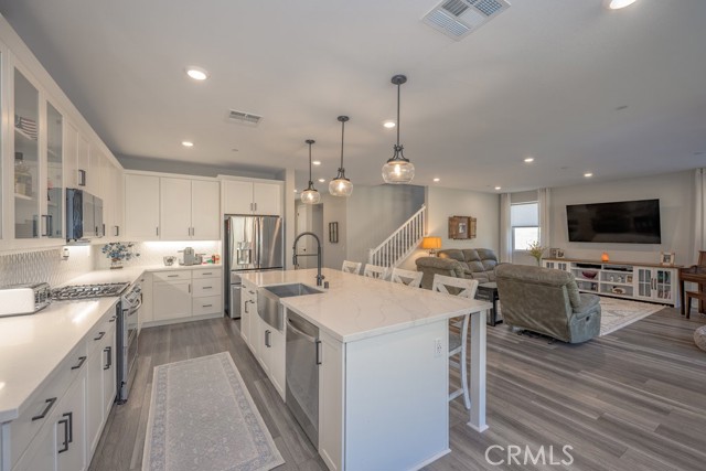 Detail Gallery Image 4 of 57 For 28701 Wildflower Ca,  Castaic,  CA 91384 - 4 Beds | 3/1 Baths