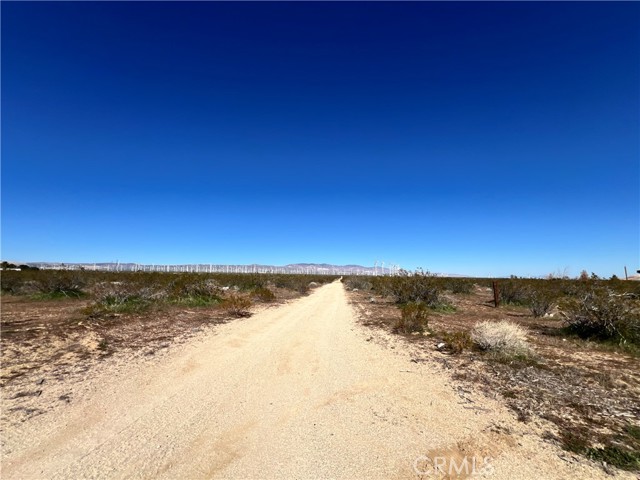 Detail Gallery Image 6 of 16 For 10376 55th St, Mojave,  CA 93501 - – Beds | – Baths