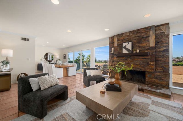Detail Gallery Image 10 of 49 For 239 via Socorro, San Clemente,  CA 92672 - 4 Beds | 2/1 Baths
