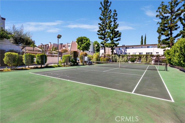 Detail Gallery Image 24 of 29 For 18344 Collins St a,  Tarzana,  CA 91356 - 2 Beds | 2/1 Baths