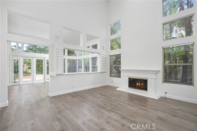 3 Toscany, Irvine CA: https://media.crmls.org/medias/85dcf015-64a1-4709-b3ba-1b608550e810.jpg