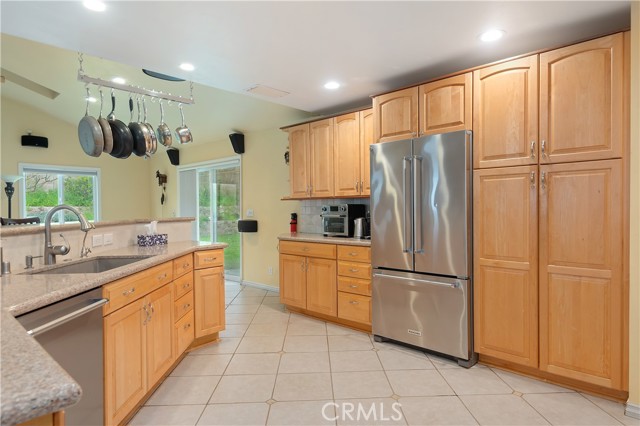 371 Dunsmuir Avenue photo 7