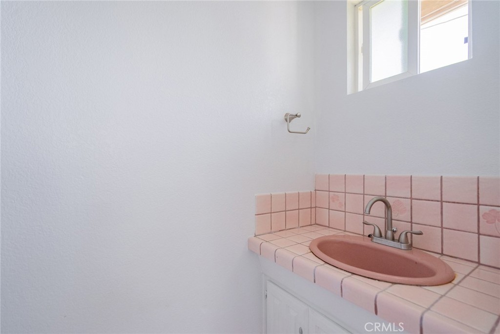 https://media.crmls.org/medias/85ddc8cf-71ec-48b6-b4d3-3c0518348e56.jpg?preset=X-Large