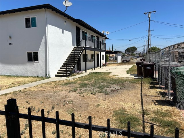 24188 Clover Avenue, Moreno Valley CA: https://media.crmls.org/medias/85ddd3e8-a36f-411b-bfe2-cbf87d1c736b.jpg