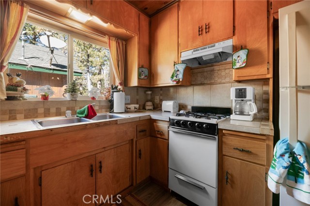 Detail Gallery Image 24 of 30 For 39791 Forest Rd, Big Bear Lake,  CA 92315 - 3 Beds | 2 Baths