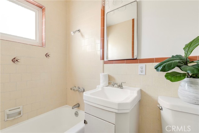 Detail Gallery Image 25 of 27 For 130 43rd, Newport Beach,  CA 92663 - 4 Beds | 3 Baths