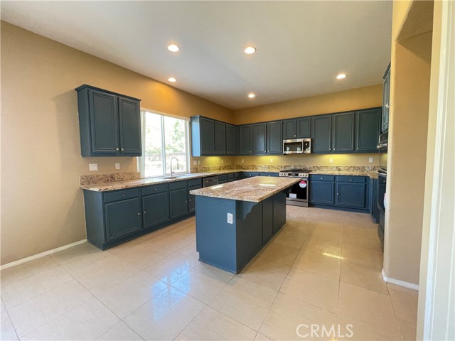 8348 Barnwood Lane, Riverside CA: https://media.crmls.org/medias/85deb2f8-b3d1-4376-ae11-64999be9408c.jpg