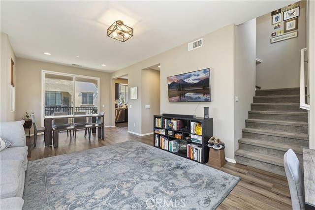 384 Ruby Red Lane, Upland CA: https://media.crmls.org/medias/85df3a53-b7df-4bc6-91ee-b1a6f07b533e.jpg