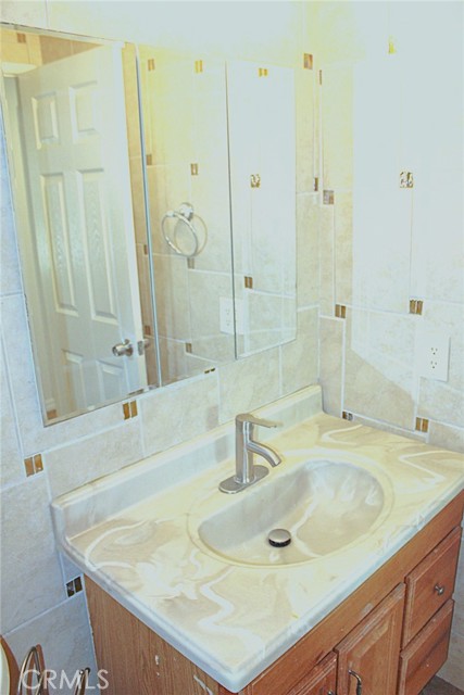 Detail Gallery Image 12 of 21 For 1459 W James St, Rialto,  CA 92316 - 4 Beds | 2 Baths