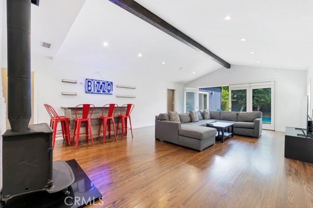 Detail Gallery Image 6 of 59 For 5732 Mammoth Ave, Valley Glen,  CA 91401 - 4 Beds | 3 Baths