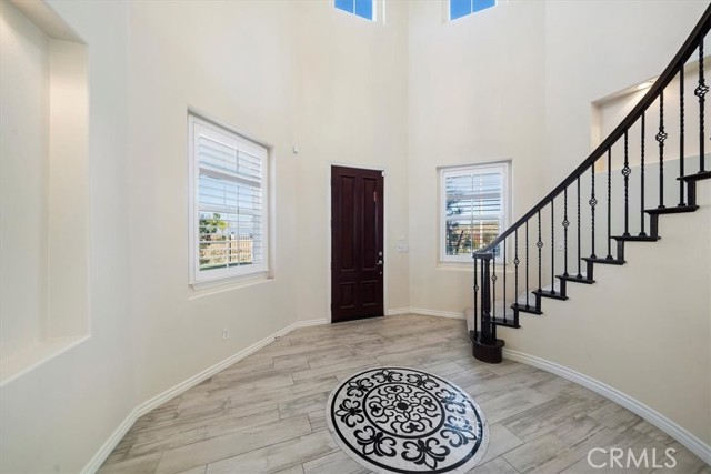 Detail Gallery Image 12 of 61 For 3094 Crystal Ridge Ln, Colton,  CA 92324 - 5 Beds | 5/1 Baths