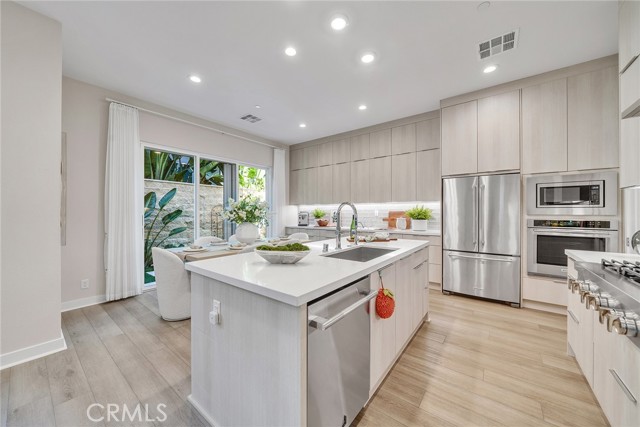 Detail Gallery Image 7 of 63 For 120 Parkland Alley, Lake Forest,  CA 92630 - 5 Beds | 4 Baths