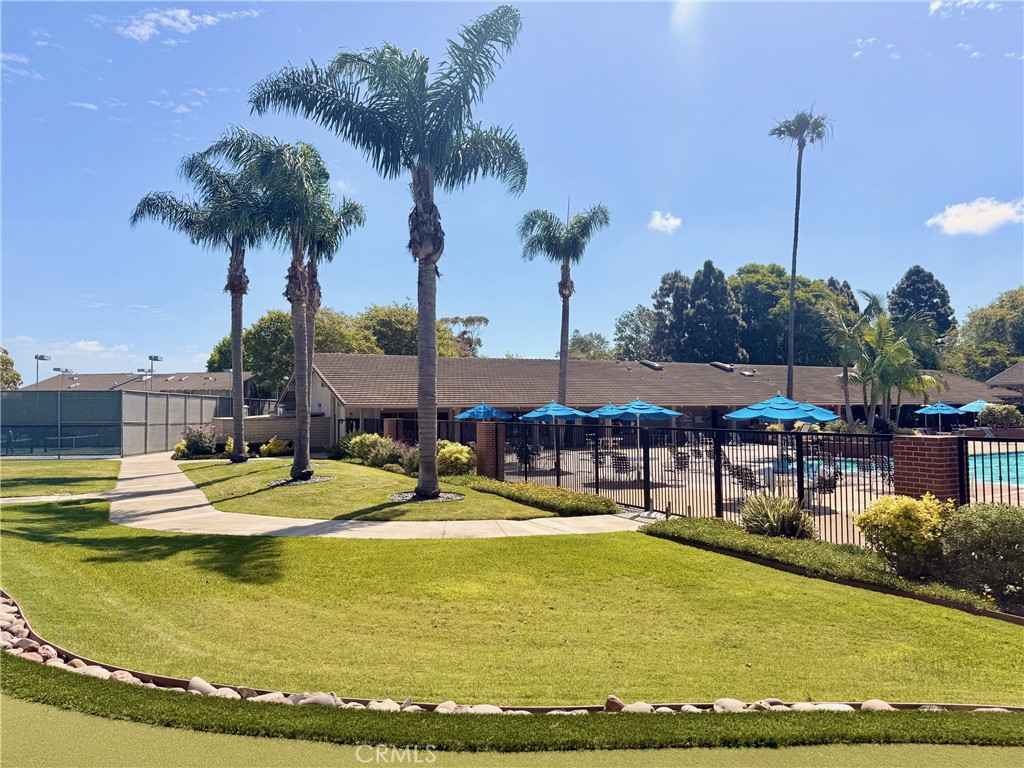 https://media.crmls.org/medias/85e16f62-d245-4608-9d29-368be37252f0.jpg?preset=X-Large