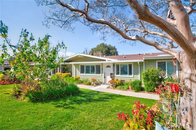 Detail Gallery Image 2 of 45 For 19204 Avenue of the Oaks, Newhall,  CA 91321 - 2 Beds | 1 Baths