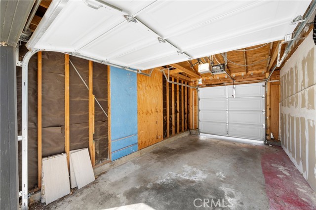 Detail Gallery Image 32 of 34 For 17429 Burbank Bld, Encino,  CA 91316 - 3 Beds | 2 Baths