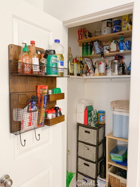11835 Gale Ave, Hawthorne CA: https://media.crmls.org/medias/85e30f3c-96c8-4ba2-bad8-1e57cdb077ae.jpg