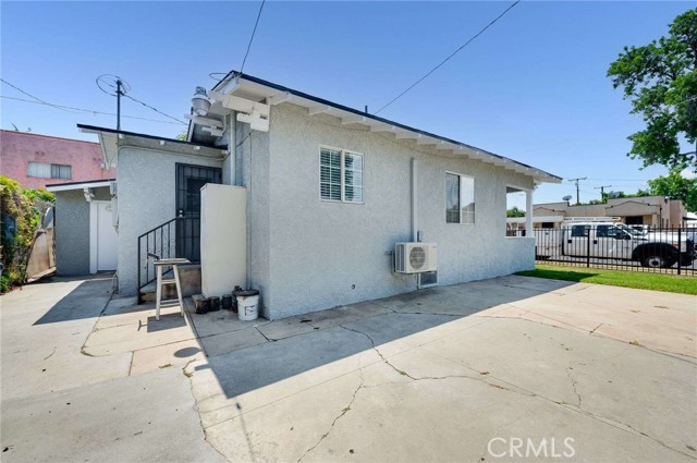 418 W Los Angeles Avenue, Montebello CA: https://media.crmls.org/medias/85e3b917-b2c8-45c0-a569-0b35d0c9dcb1.jpg