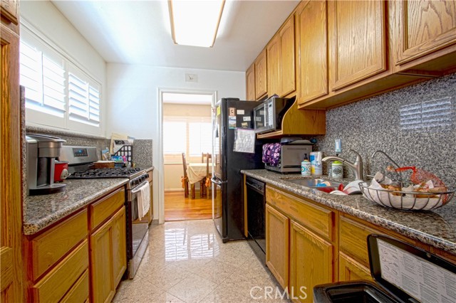 Image 6 of 21 For 17829 Burton Street