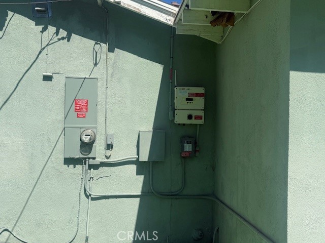 https://media.crmls.org/medias/85e48620-e277-46a2-97de-899816eadfac.jpg?preset=X-Large