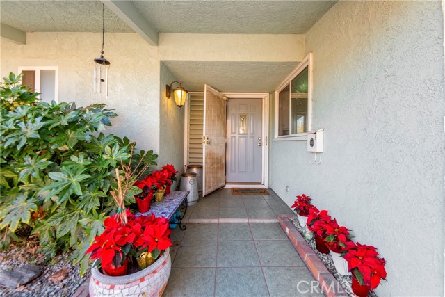 Detail Gallery Image 1 of 45 For 17900 Keswick St, Reseda,  CA 91335 - 3 Beds | 2 Baths