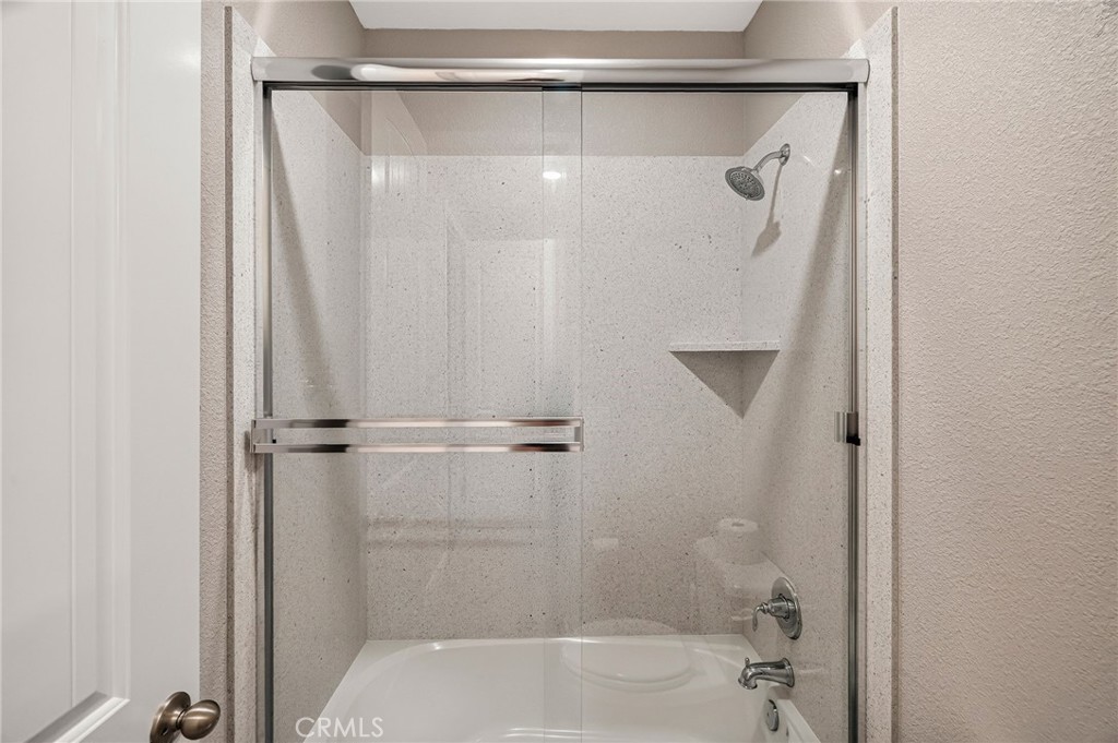 https://media.crmls.org/medias/85e4ff06-5e4b-4b1f-b1e6-0cb083ff125e.jpg?preset=X-Large