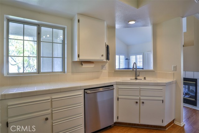 8025 E Sandstone Drive, Anaheim Hills CA: https://media.crmls.org/medias/85e5fe97-51d0-4191-9d03-9341eb56d498.jpg