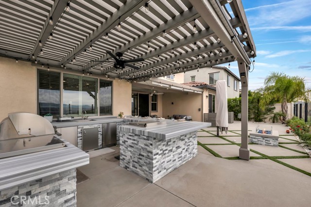 Detail Gallery Image 12 of 65 For 18348 Cachet, Canyon Country,  CA 91350 - 5 Beds | 5 Baths