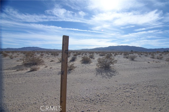 Detail Gallery Image 6 of 10 For 6325 Stegg Rd, Twentynine Palms,  CA 92277 - – Beds | – Baths