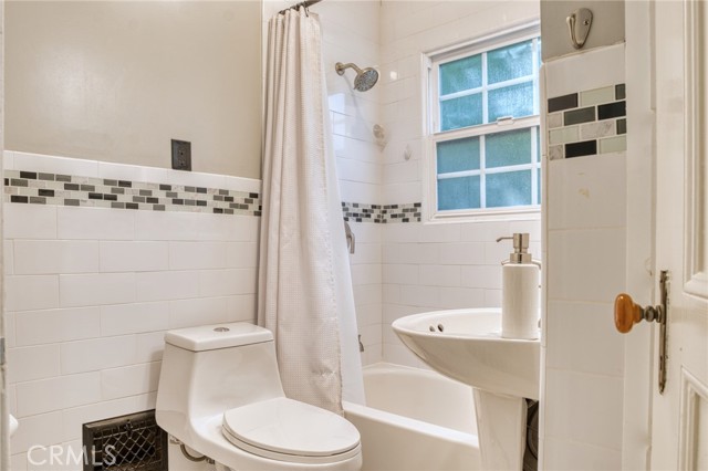 5734 Cazaux Drive, Los Angeles CA: https://media.crmls.org/medias/85e77cb4-08c7-4716-a2ec-d556a023ad36.jpg