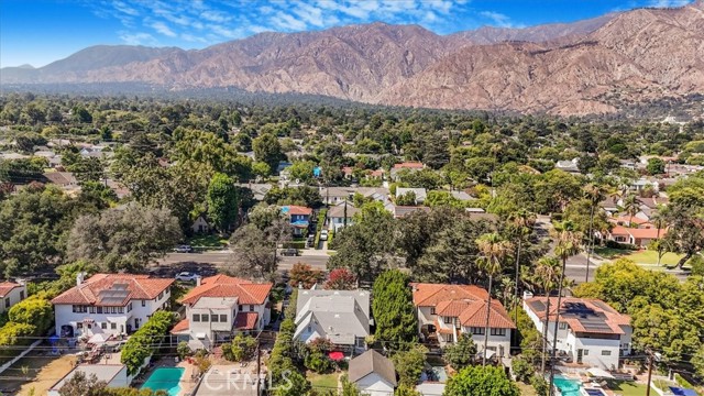 2270 E Orange Grove Boulevard, Pasadena CA: https://media.crmls.org/medias/85e7e0b9-fe66-4f60-93d1-4c349bb649ba.jpg