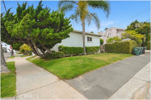 1314 Palm Avenue, Huntington Beach CA: https://media.crmls.org/medias/85e7ea37-0b52-4d6c-b86e-188c3a0bca5e.jpg