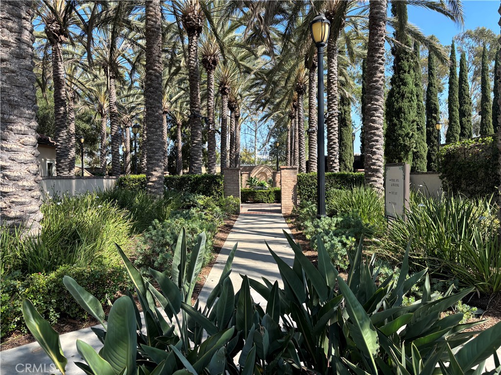 https://media.crmls.org/medias/85e8068f-752c-4e7f-a1fd-de9d70995a7c.jpg?preset=X-Large