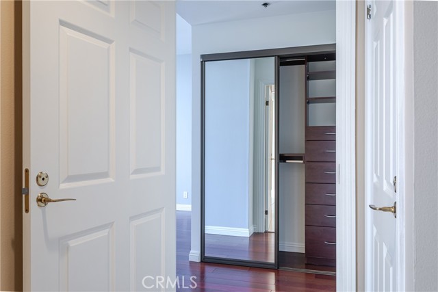 343 Pioneer Drive, Glendale CA: https://media.crmls.org/medias/85e838fc-550d-4fe0-8a2e-affbc7db4447.jpg