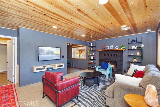 43201 Sand Canyon Road, Big Bear Lake CA: https://media.crmls.org/medias/85e898f0-0d6d-4edd-bf00-b4f77bae00c5.jpg