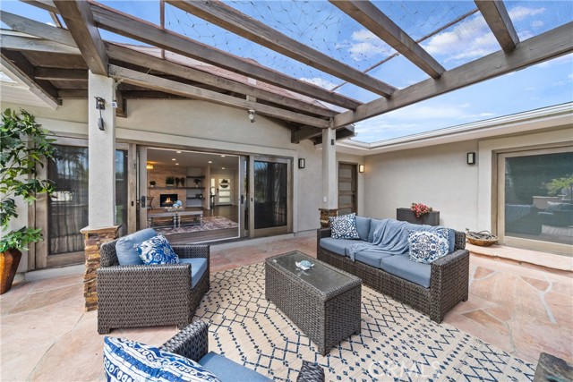 1031 E Andrews Drive, Long Beach CA: https://media.crmls.org/medias/85e90e7b-ae22-4c38-a0a2-ec80de566286.jpg