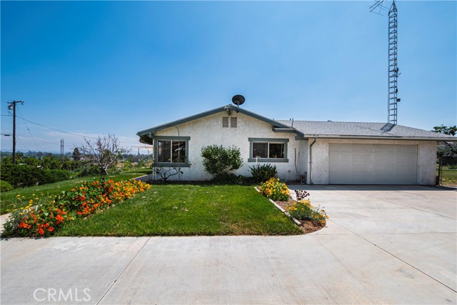 5535 Charlotte Lane, Jurupa Valley CA: https://media.crmls.org/medias/85e91818-139a-4fa6-a48a-1fb7e72aa07d.jpg