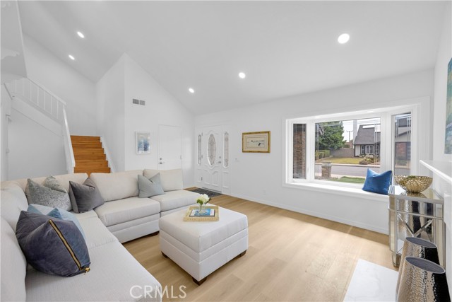 Detail Gallery Image 4 of 66 For 8204 Carob St, Cypress,  CA 90630 - 4 Beds | 3 Baths