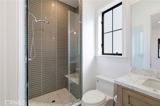 Detail Gallery Image 44 of 59 For 1405 Oak Ave, Manhattan Beach,  CA 90266 - 4 Beds | 4/1 Baths