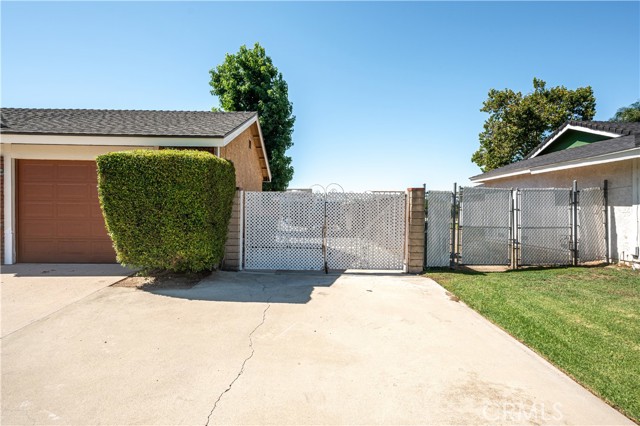 4299 Biscayne Street, Chino CA: https://media.crmls.org/medias/85eb5391-6fd5-4838-be5c-b0a848307999.jpg