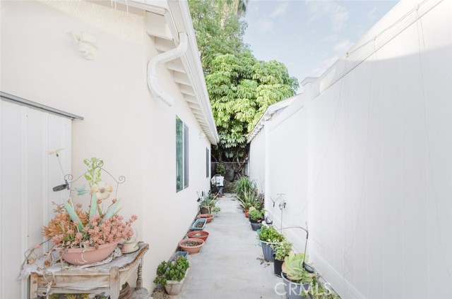 Detail Gallery Image 40 of 42 For 15439 Hart St, Van Nuys,  CA 91406 - – Beds | – Baths