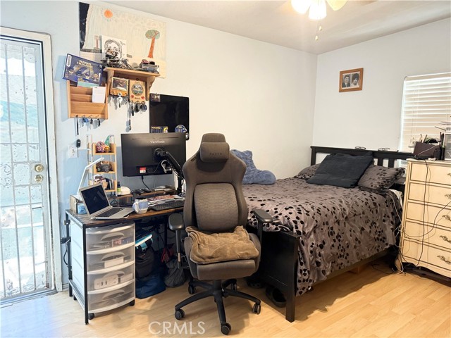 516 N Brand Boulevard, San Fernando CA: https://media.crmls.org/medias/85eb954c-20bf-4623-837e-b47e6d18309b.jpg