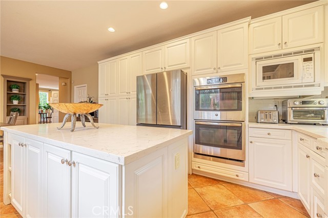 Detail Gallery Image 18 of 48 For 574 Oak Tree Ct, Simi Valley,  CA 93065 - 5 Beds | 4/1 Baths